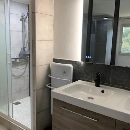 Apartment Beautiful 45 M With Balcony In