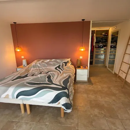 Holiday home Maison De Charme Sur Les Collines, Piscine, Clim