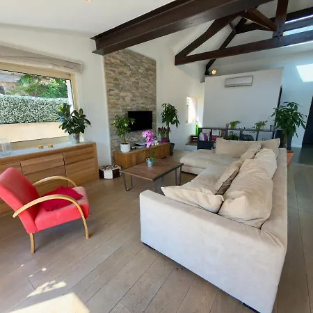 Holiday home Maison De Charme Sur Les Collines, Piscine, Clim *