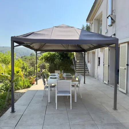 Maison De Charme Sur Les Collines, Piscine, Clim Holiday home