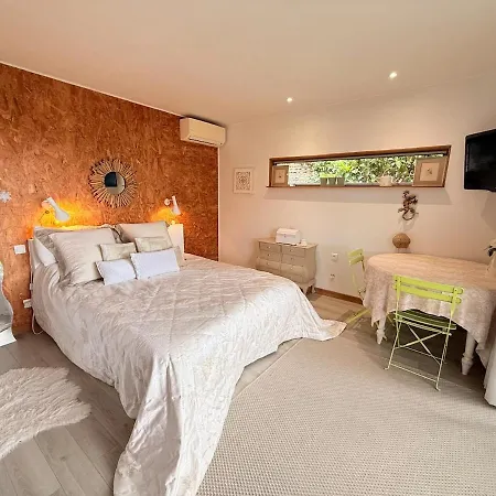 Apartment Treehouse In Les Oliviers, Sea View, Air Conditioning, Parking