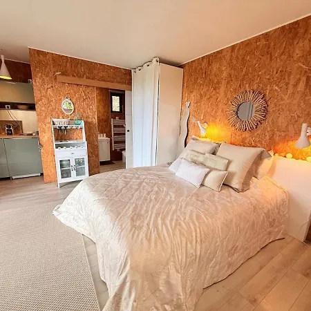 Treehouse In Les Oliviers, Sea View, Air Conditioning, Parking Apartment *
