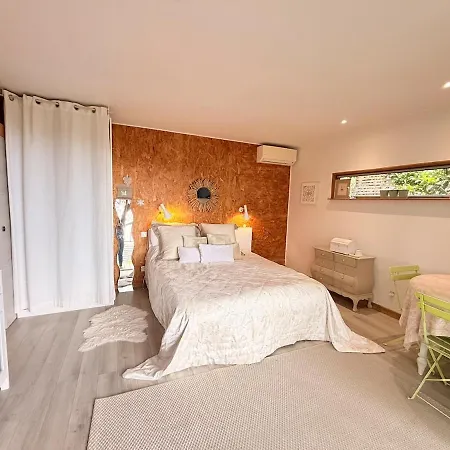 Treehouse In Les Oliviers, Sea View, Air Conditioning, Parking Apartment Nice