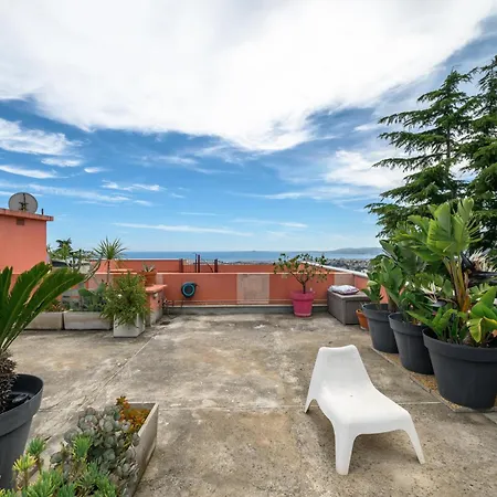 Rooftop Terrace - Sea View, Pool, Parking & A/c Apartment *