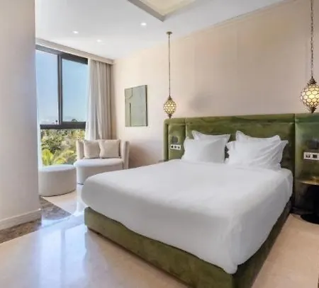 Eden Apartment *