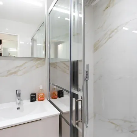 #40 Staywizus - Luxembourg Promenade Swimming Pool Roof Appartement *