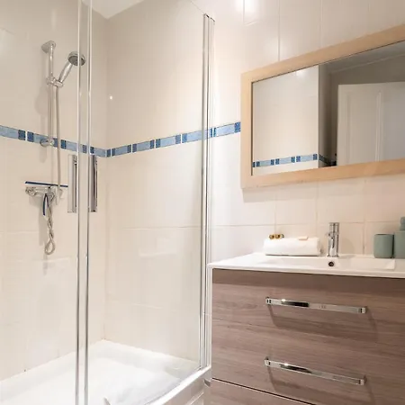 Apartment 2p Proche Gare Calme Spacieux *