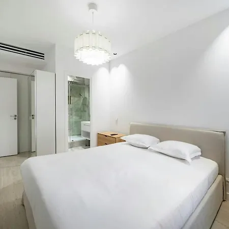 2Rue Villa With Private Pool - Beachfront Inn *