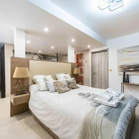 2Rue Villa With Private Pool - Beachfront