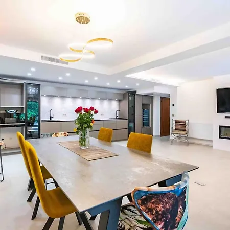 2Rue Villa With Private Pool - Beachfront Inn