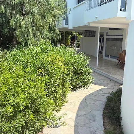 Carthage Superbe Jardin Piscine Et Parking Gratuit Villa