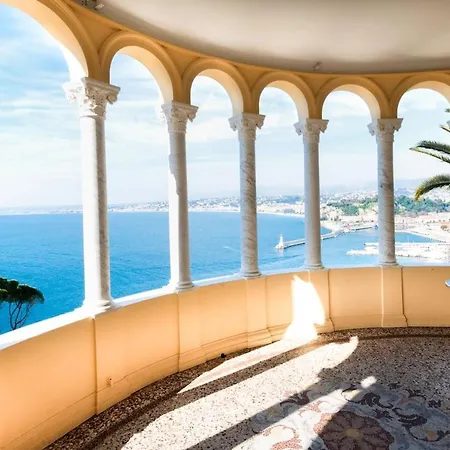 Villa Chateau Latour