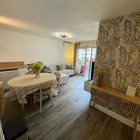 Apparemment F3 Avec Terrasse Clim & Tram Apartment *