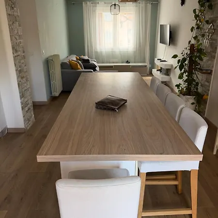 Beautiful 2-bedroom With Air Conditioning - Tram - Balconies - Quiet Nice