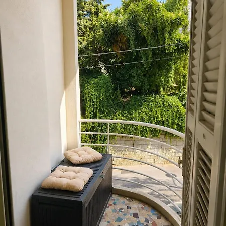 Charming 1-bedroom With Small Terrace, Fully Equipped * Nice