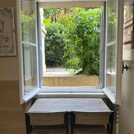 Apartment In Center, 2mins From Sea