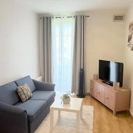 Apartment Bright Cozy Space With Balcony Center Within Walking Distance Nice