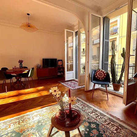 In Carre D'or Near Promenade Des Apartment *