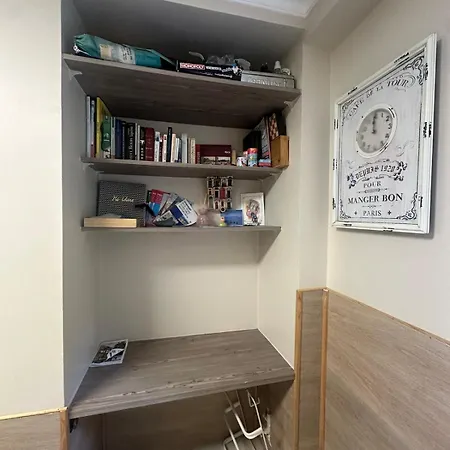 Apartment In Center, 2mins From Sea