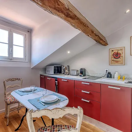 Apartment Location In Alcove 1 Bedroom & Terrace