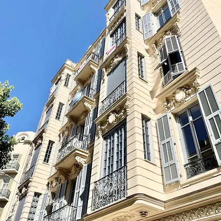 Apartment Carre Dorelegant 2 Br *