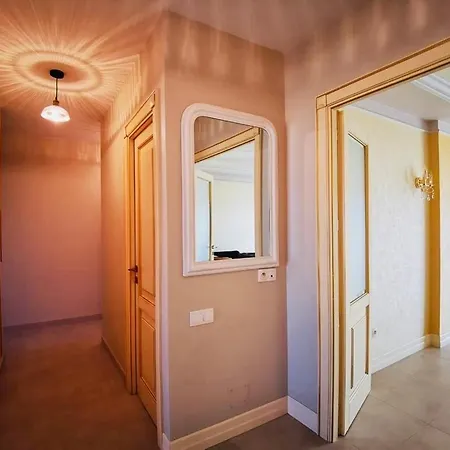 Apartment Spacieux Apparemment Dans De Luxe Avec Piscine *