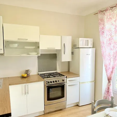 Bright Cozy Space With Balcony Center Within Walking Distance Apartment Nice