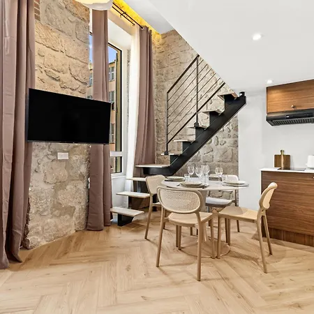 Merveilleux Duplex Centre De Nice, Climatise Et Renove ! *
