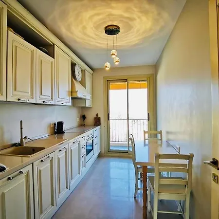 Spacieux Apparemment Dans De Luxe Avec Piscine Apartment
