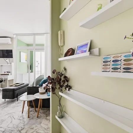 Apartment Cozy 1br Flat With Balcony - 5 Min To Tram Station *