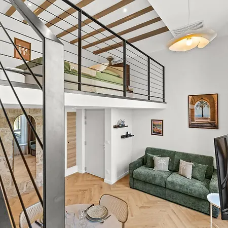 Merveilleux Duplex Centre De Nice, Climatise Et Renove ! Apartment