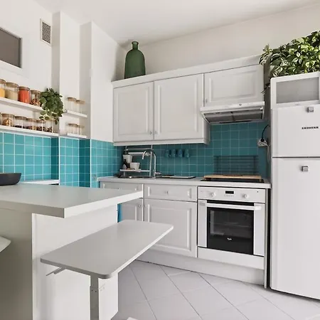 Apartment Cozy 1br Flat With Balcony - 5 Min To Tram Station *