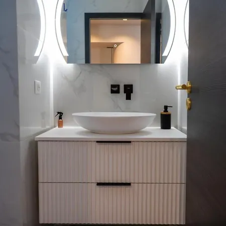 Cozy 2-room Next To The Port *