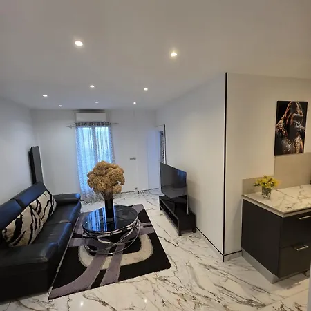 Bellevue Sur Terrasse Apartment *