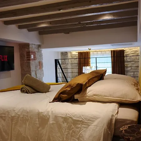 Beautiful Duplex - Center - Ac, Wifi Apartment Nice