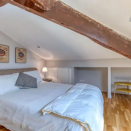 Location In Alcove 1 Bedroom & Terrace Apartment *