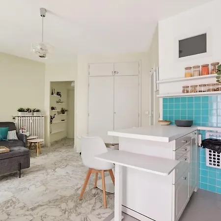 Apartment Cozy 1br Flat With Balcony - 5 Min To Tram Station *