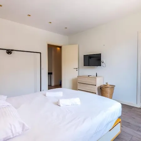 Magnifique 3 Pieces Sur La Coulee Verte Apartment