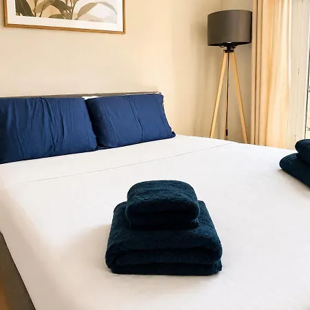 Apartment Modern And - Sea 2 Min Away Nice