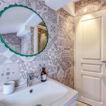 Location In Alcove 1 Bedroom & Terrace