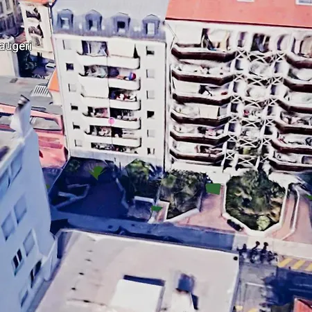 Apartment Centre