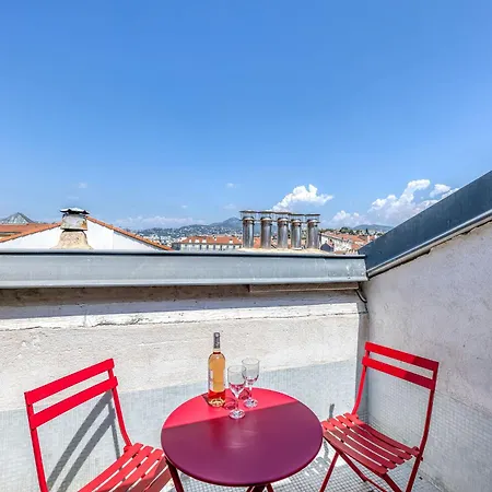 Location In Alcove 1 Bedroom & Terrace Apartment *