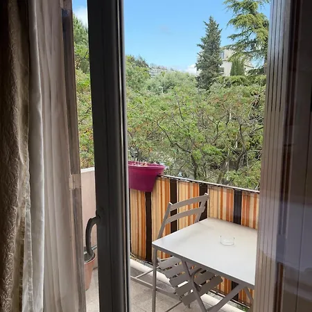 Beautiful 2-bedroom With Air Conditioning - Tram - Balconies - Quiet Apartment Nice