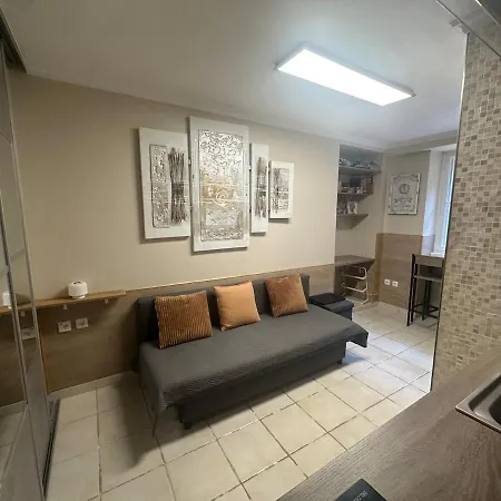 Apartment In Center, 2mins From Sea *