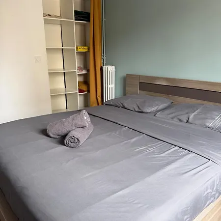 Apartment Beautiful 2-bedroom With Air Conditioning - Tram - Balconies - Quiet Nice