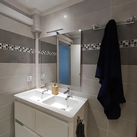 Seafront Duplex With Lovely Terrace *