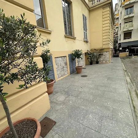 In Center, 2mins From Sea Apartment Nice