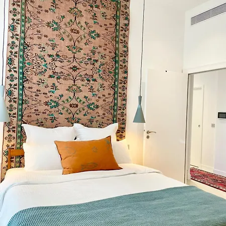 Carre Dorelegant 2 Br Apartment
