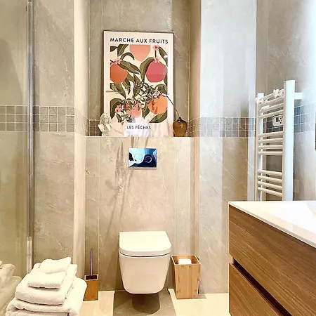 Carre Dorelegant 2 Br Apartment