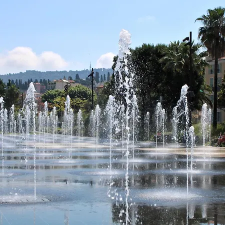 Apartment One Minute From Beach - Air Conditioning - 2 Bedrooms - Wifi - Kitchen - Parking
